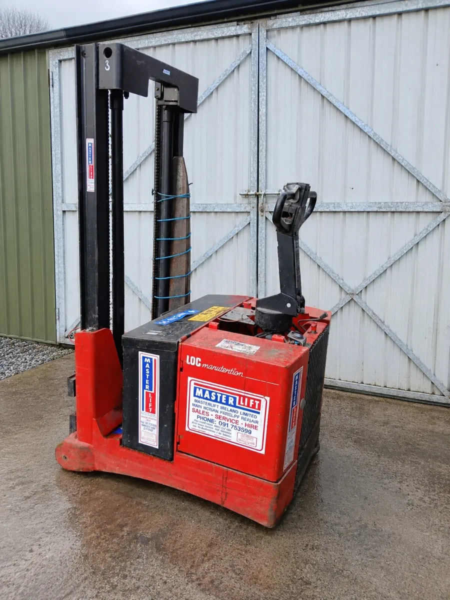 2000 Clarke Electric Forklift - Image 4