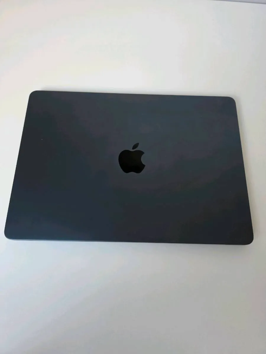 MacBook Air 13" (M4, 16GB RAM, 256GB SSD) – Pristi - Image 2