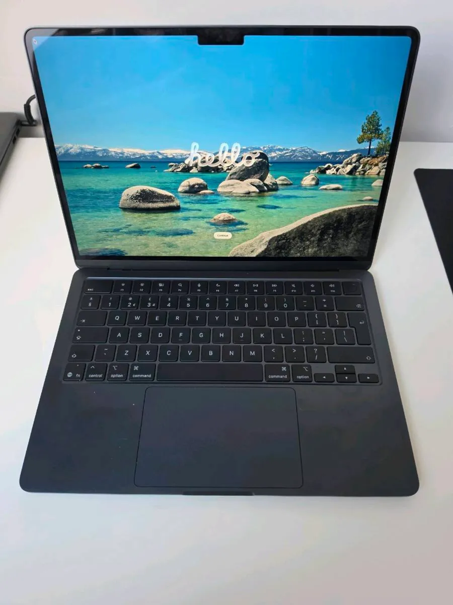 MacBook Air 13" (M4, 16GB RAM, 256GB SSD) – Pristi - Image 4