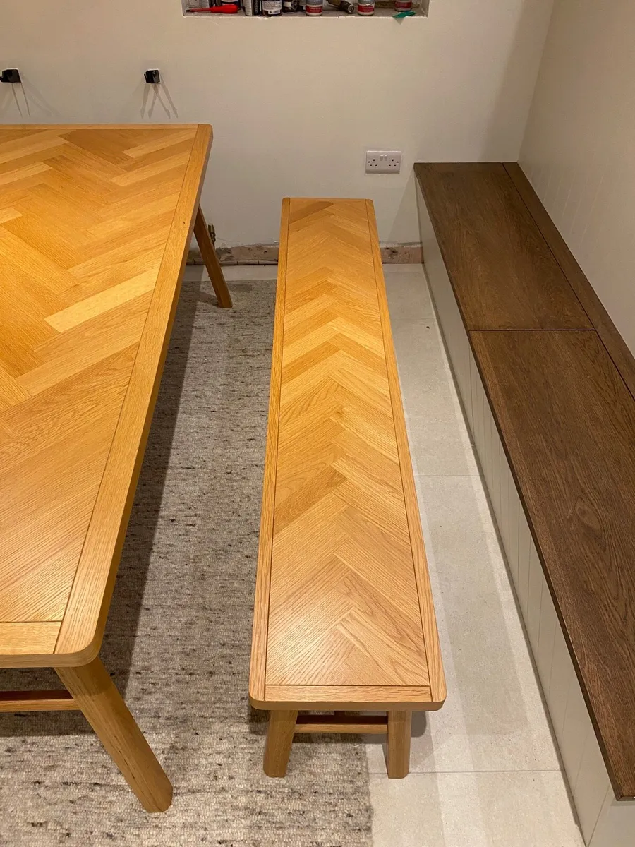 Dining room table, chairs and bench - Image 2