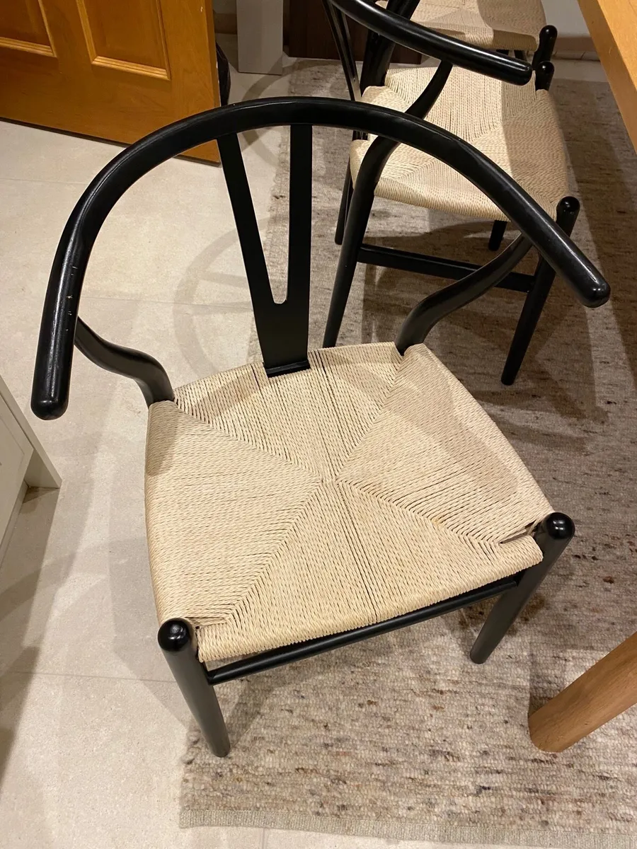 Dining room table, chairs and bench - Image 4
