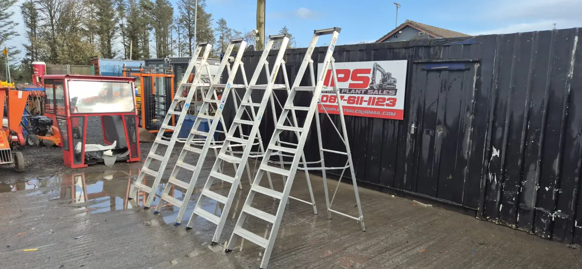 Heavy-duty aluminum swingback step ladders - Image 2