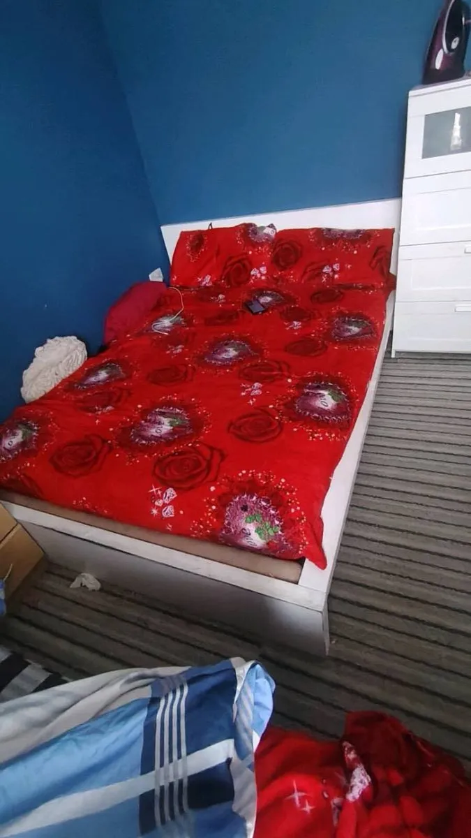 Double bed with mattres - Image 1