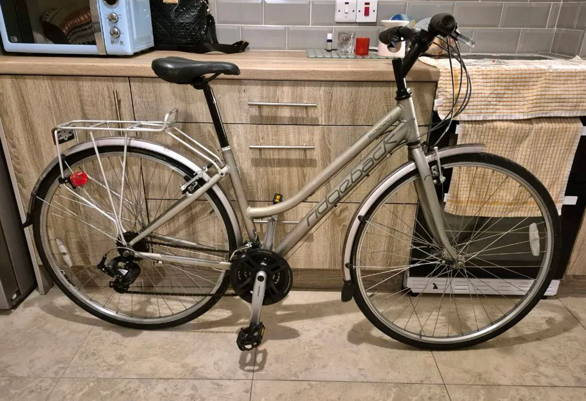LADIES RIDGEBACK METRO BIKE
 SPEED 18" OPEN FRAME - Image 1