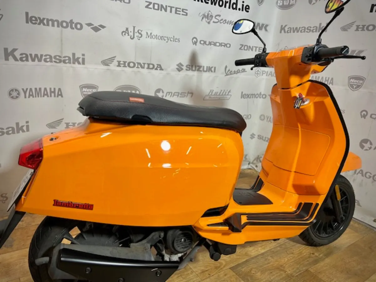PRE-OWNED Lambretta V50 2025 - Image 4