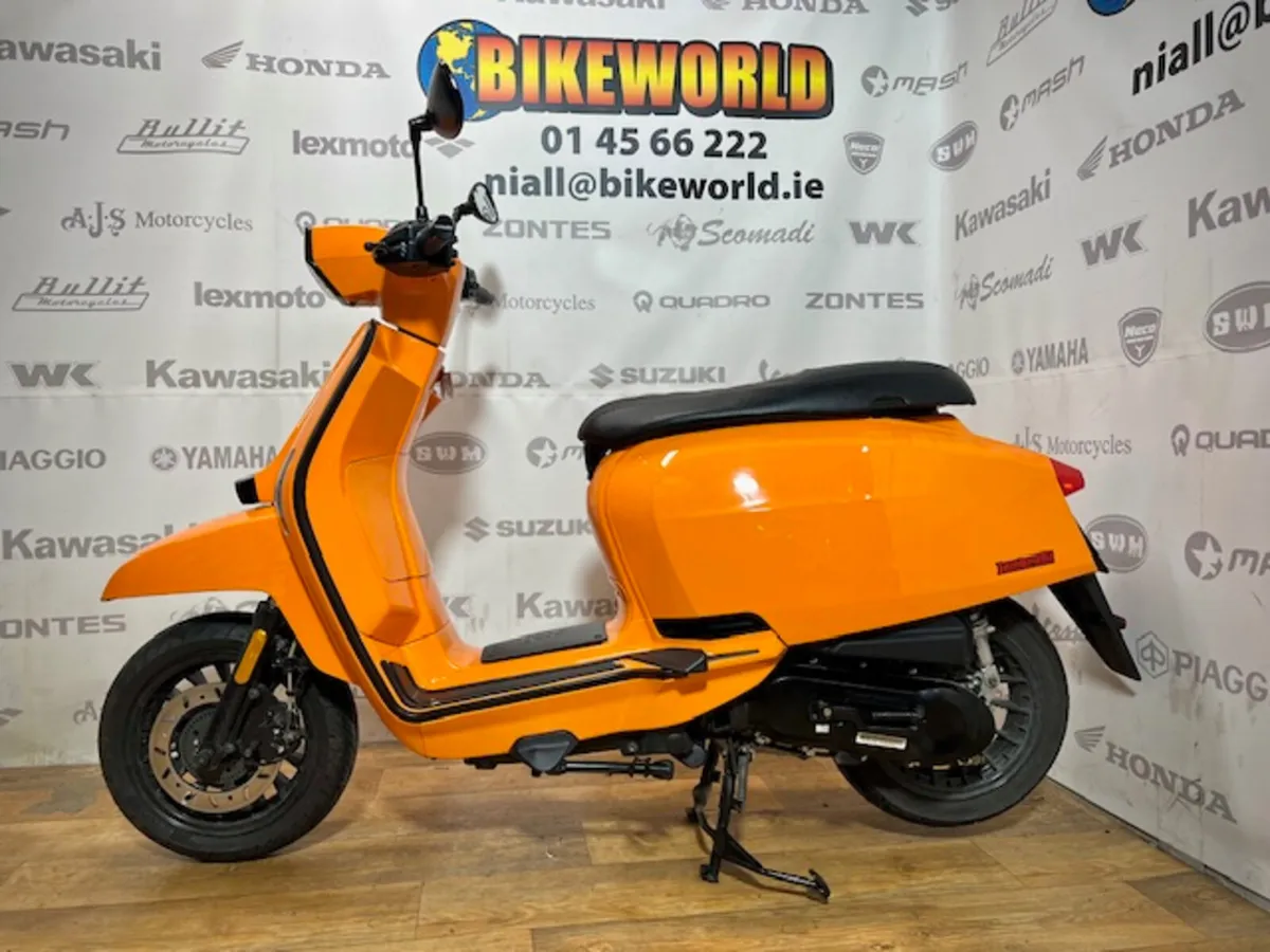 PRE-OWNED Lambretta V50 2025 - Image 3