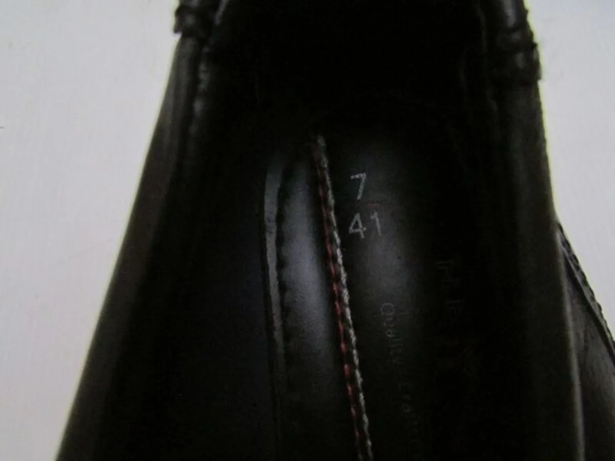 Men's Classic Black Shoes - Image 4