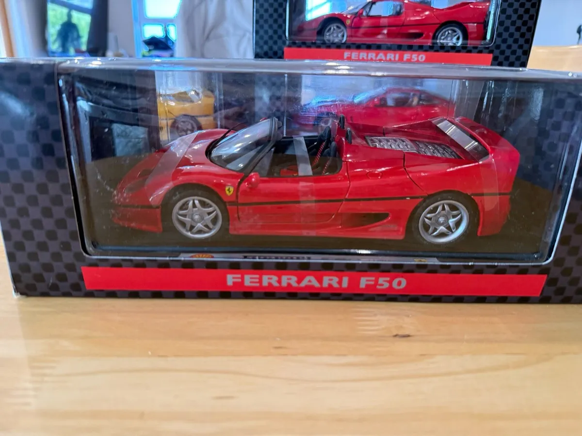 Shell Ferrari 1/18 Diecast Model Cars - Image 3