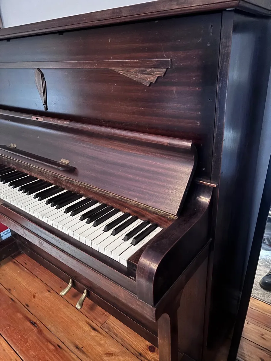Piano - Image 1