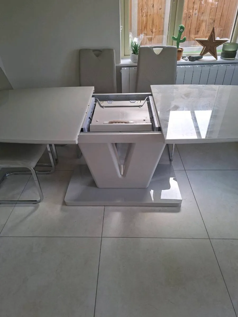 Vicenza extendable Kitchen Table - Image 2