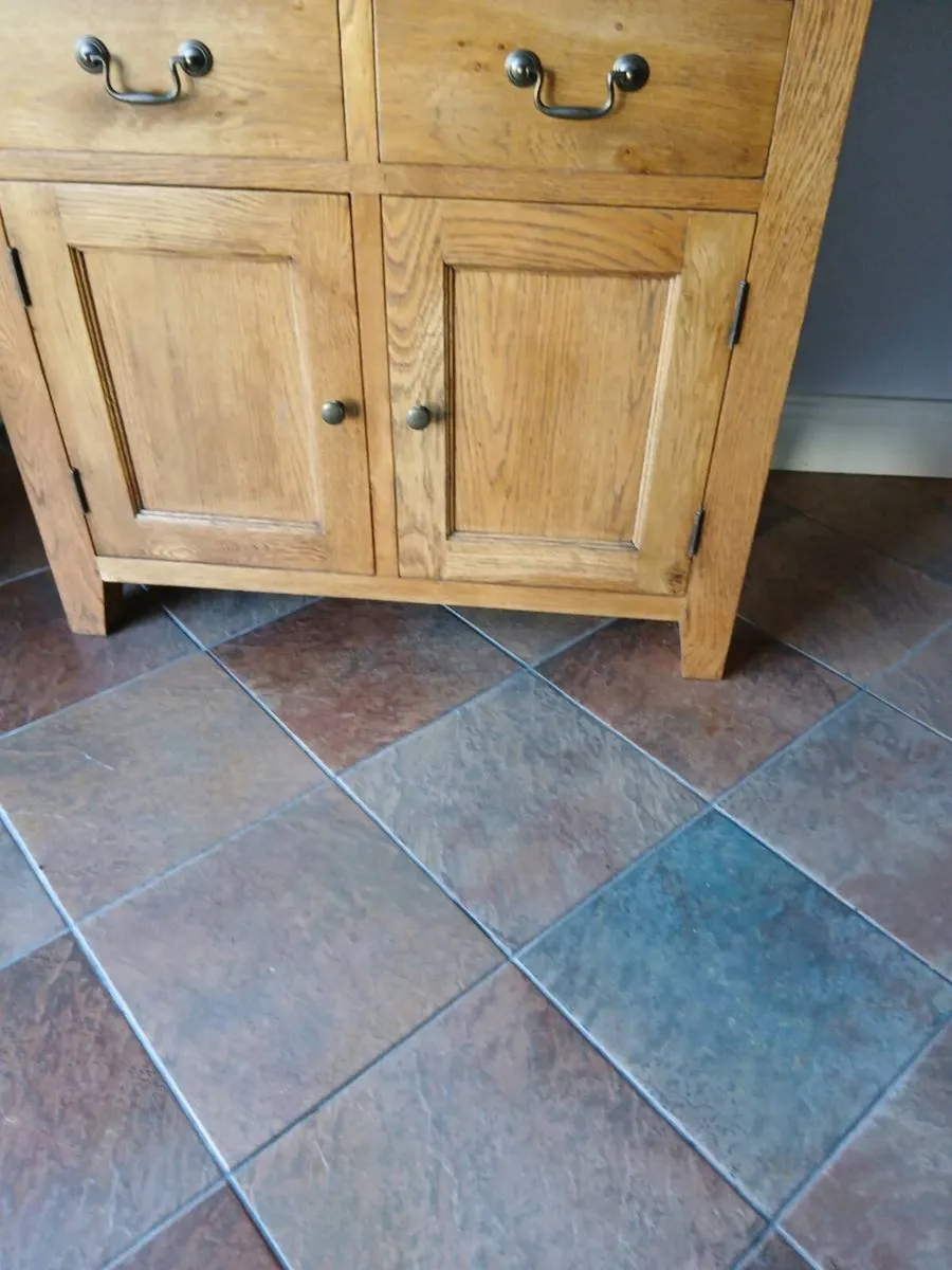 SOLID OAK FREE STANDING CABINET LIKE NEW - Image 4