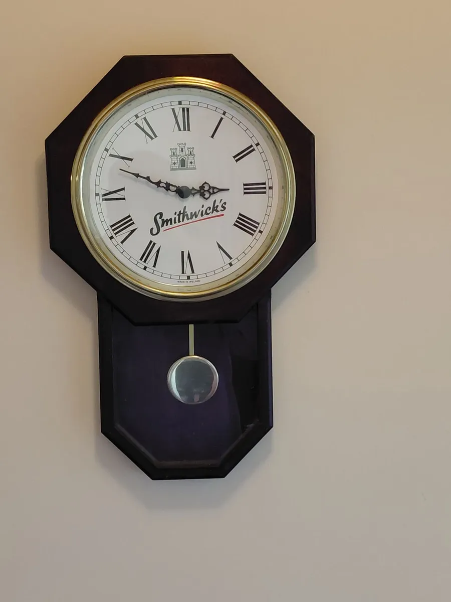 Vintage Original Smithwicks Pub Wall Clock Working - Image 1
