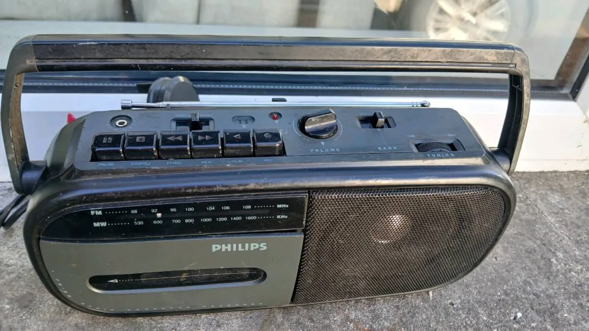 Radio - Image 1