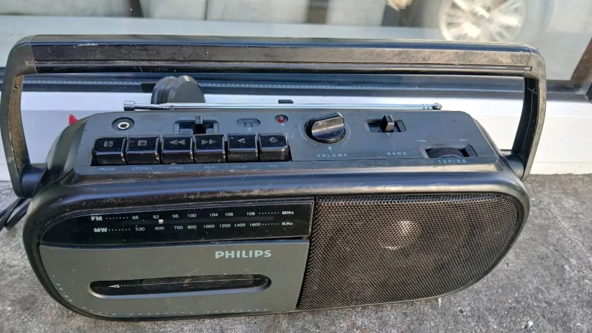 Radio - Image 3