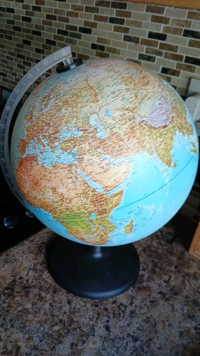 Globe Light - Image 1