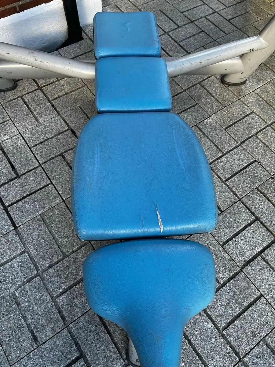 Technogym Olympic flat bench. COMMERCIAL - Image 3