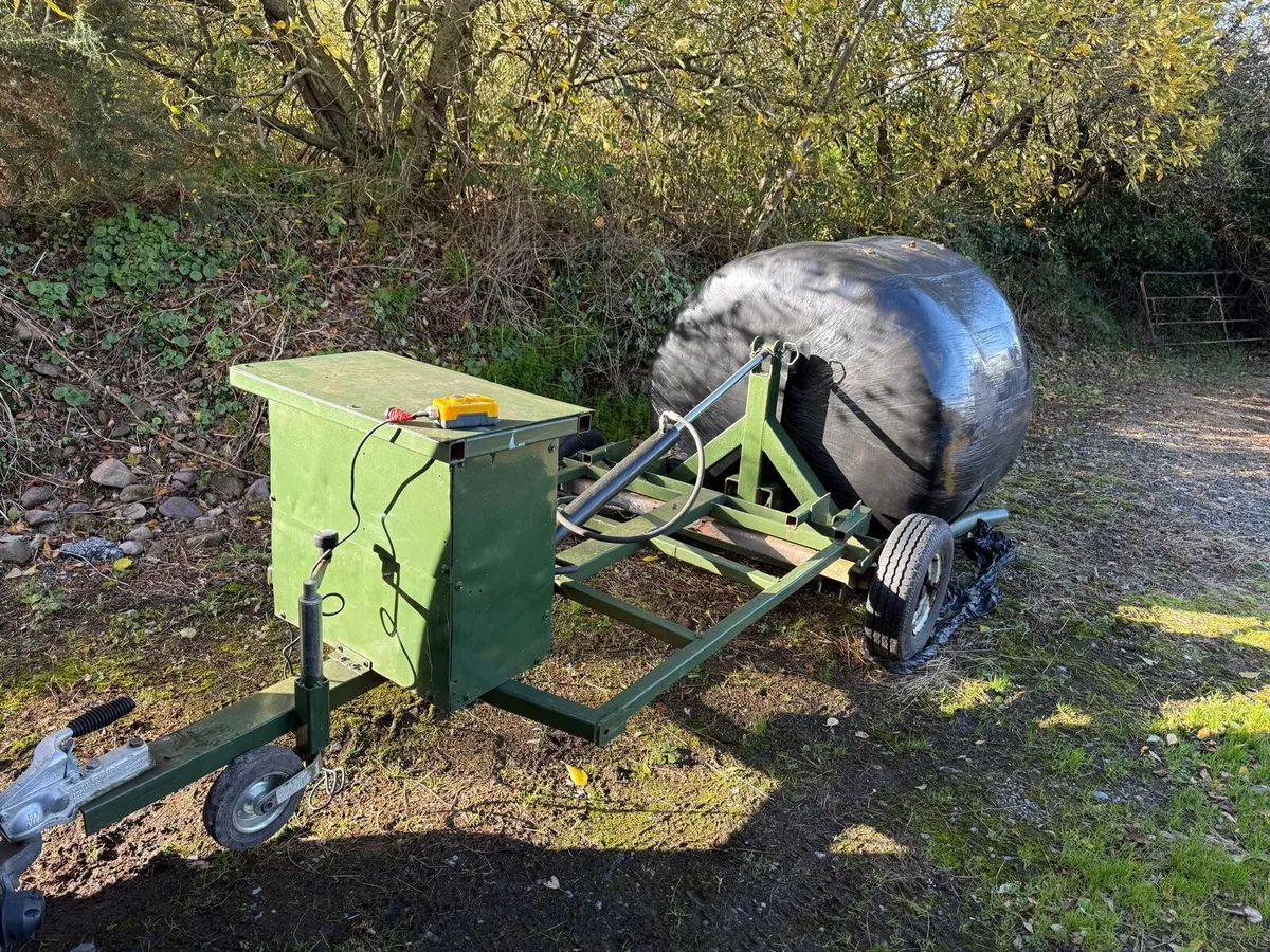 Push button bale lifter - Image 3