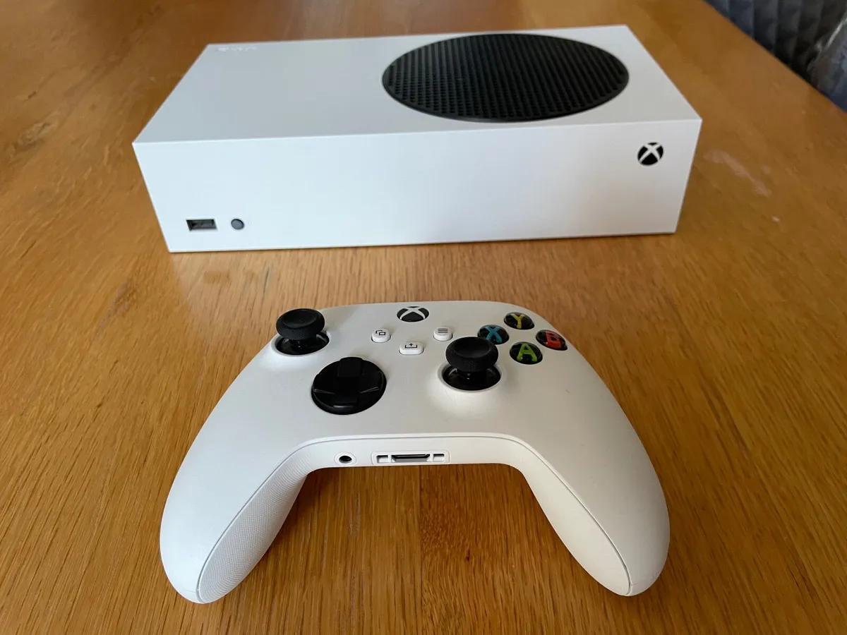 Xbox Series S - Image 1