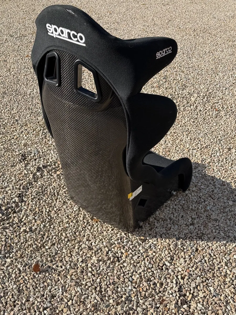 Carbon racing seat - Image 2