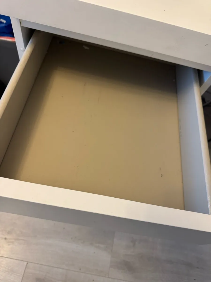 Office desk - Image 3