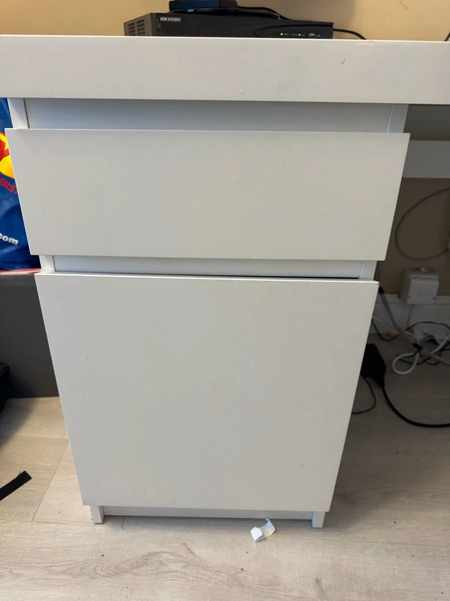 Office desk - Image 2