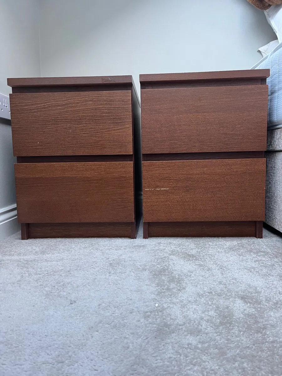 Bedside Table & Chest of Drawers - Image 4