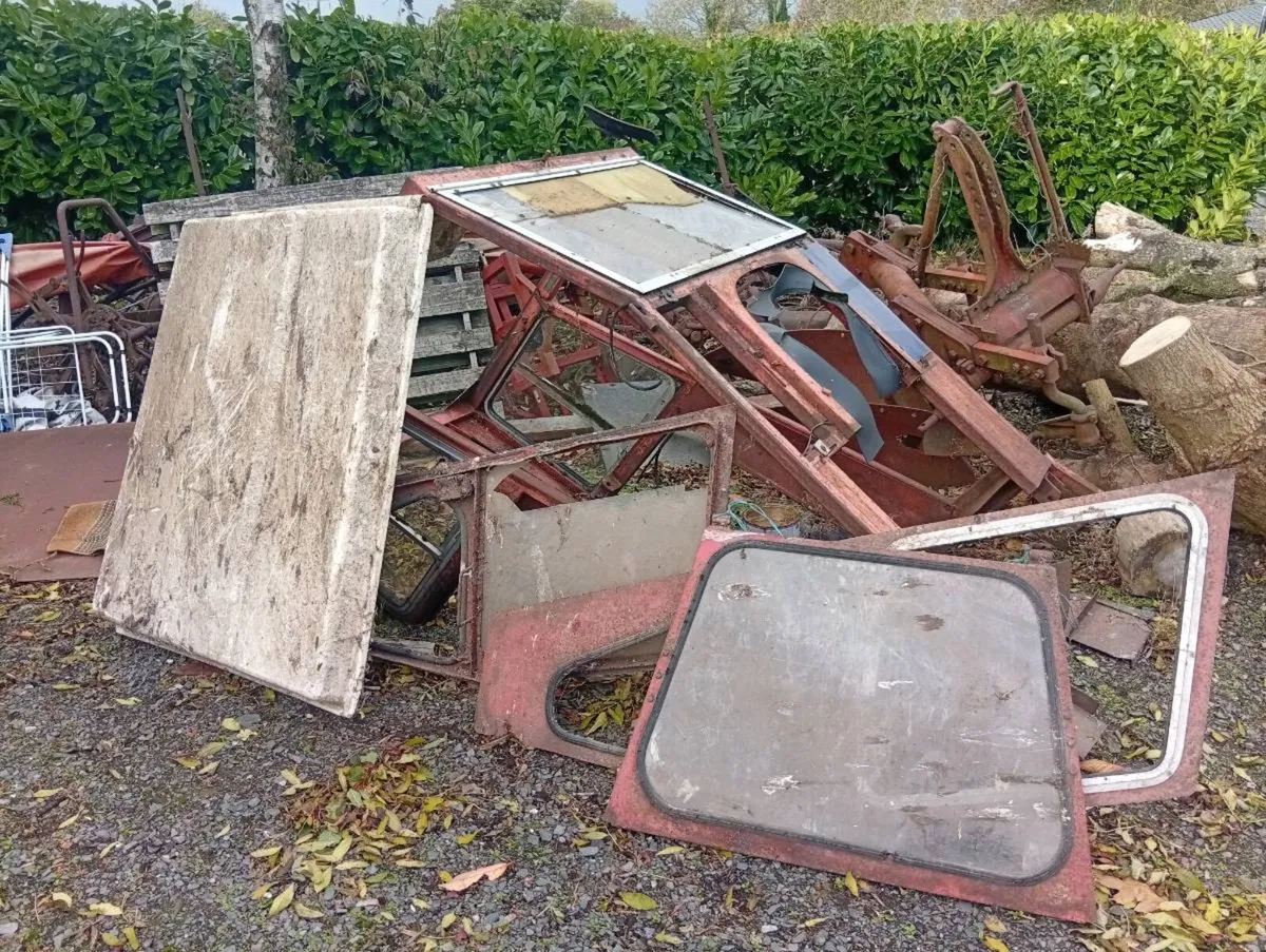 Massey Ferguson cab - Image 1