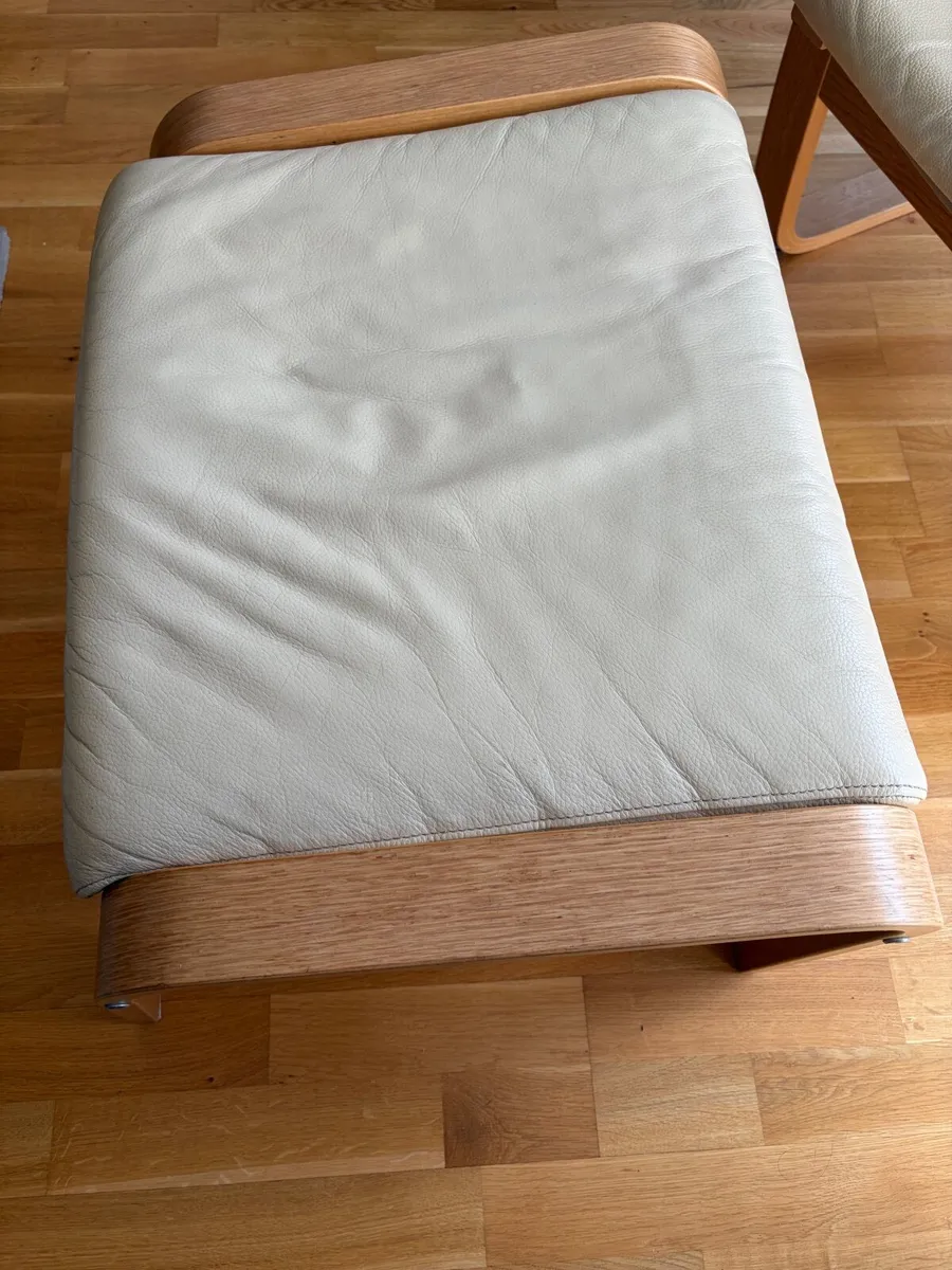 Armchair and footstool - Image 2