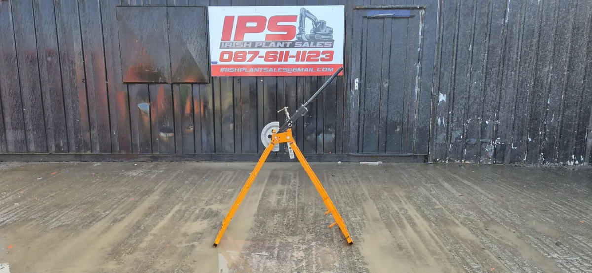 tripod-mounted manual pipe bending machine - Image 1