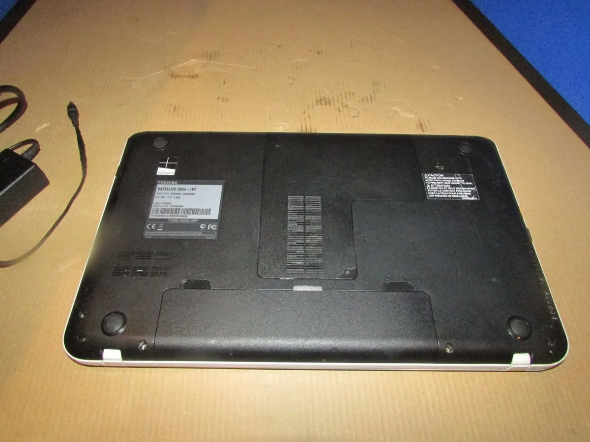 Toshiba Laptop - Image 3