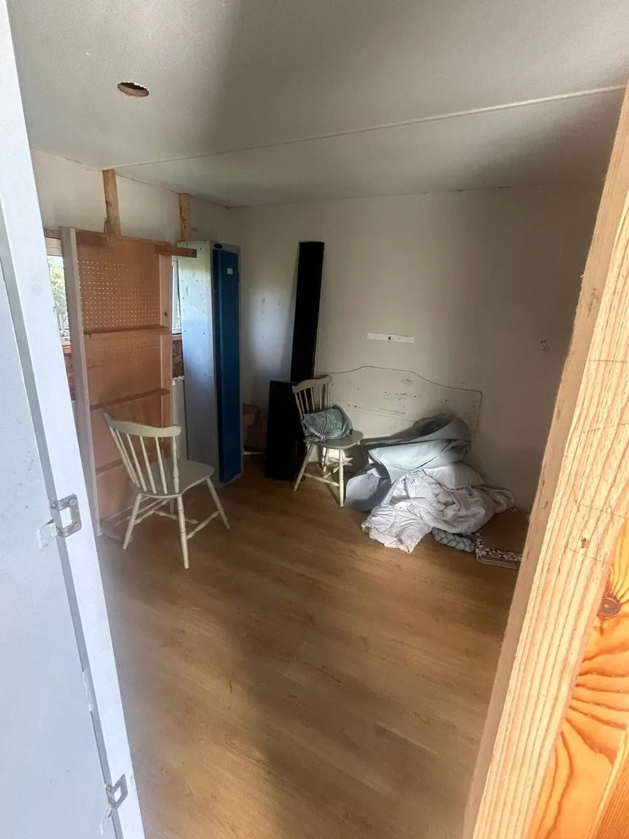 Mobile home - Image 1