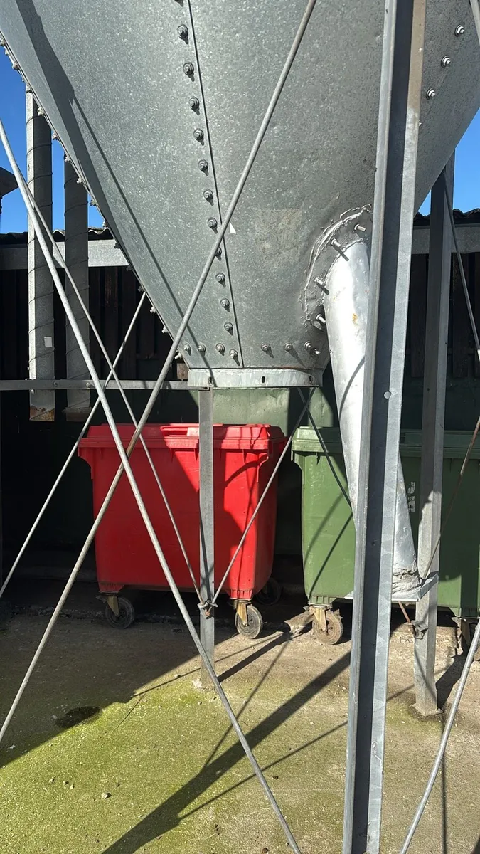 Spiro feed meal bin - Image 3