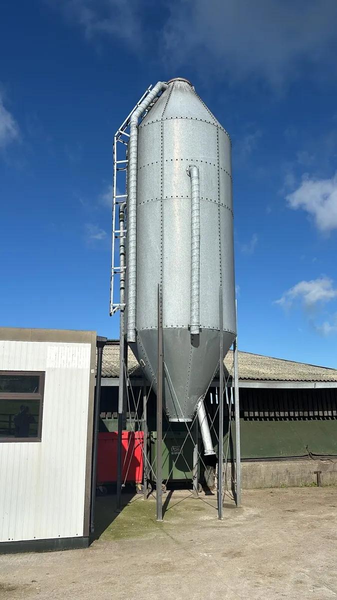 Spiro feed meal bin - Image 2