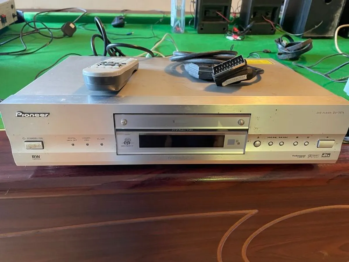 Pioneer DVD player, Philips Blu-ray player and Skytronic amplifier - Image 2