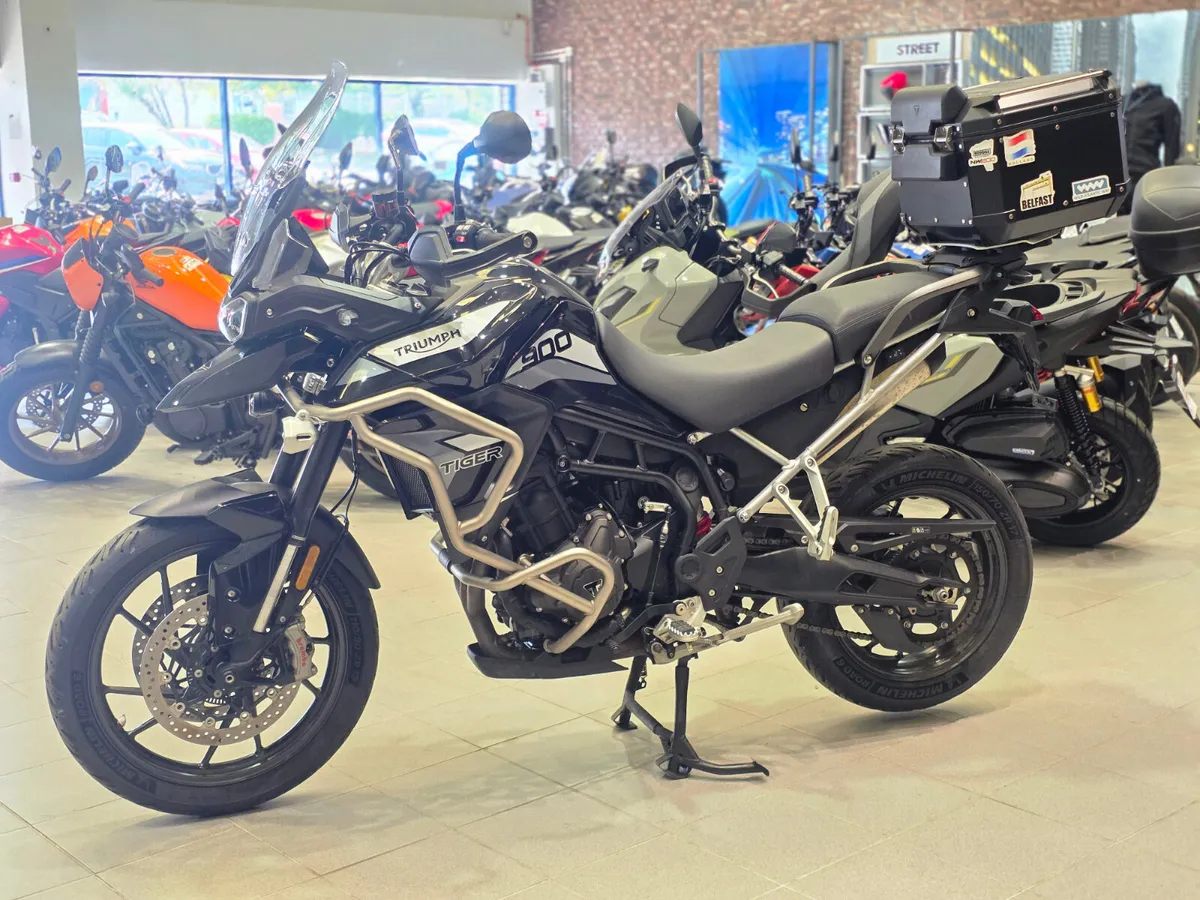Triumph 900 GT Pro - Image 3