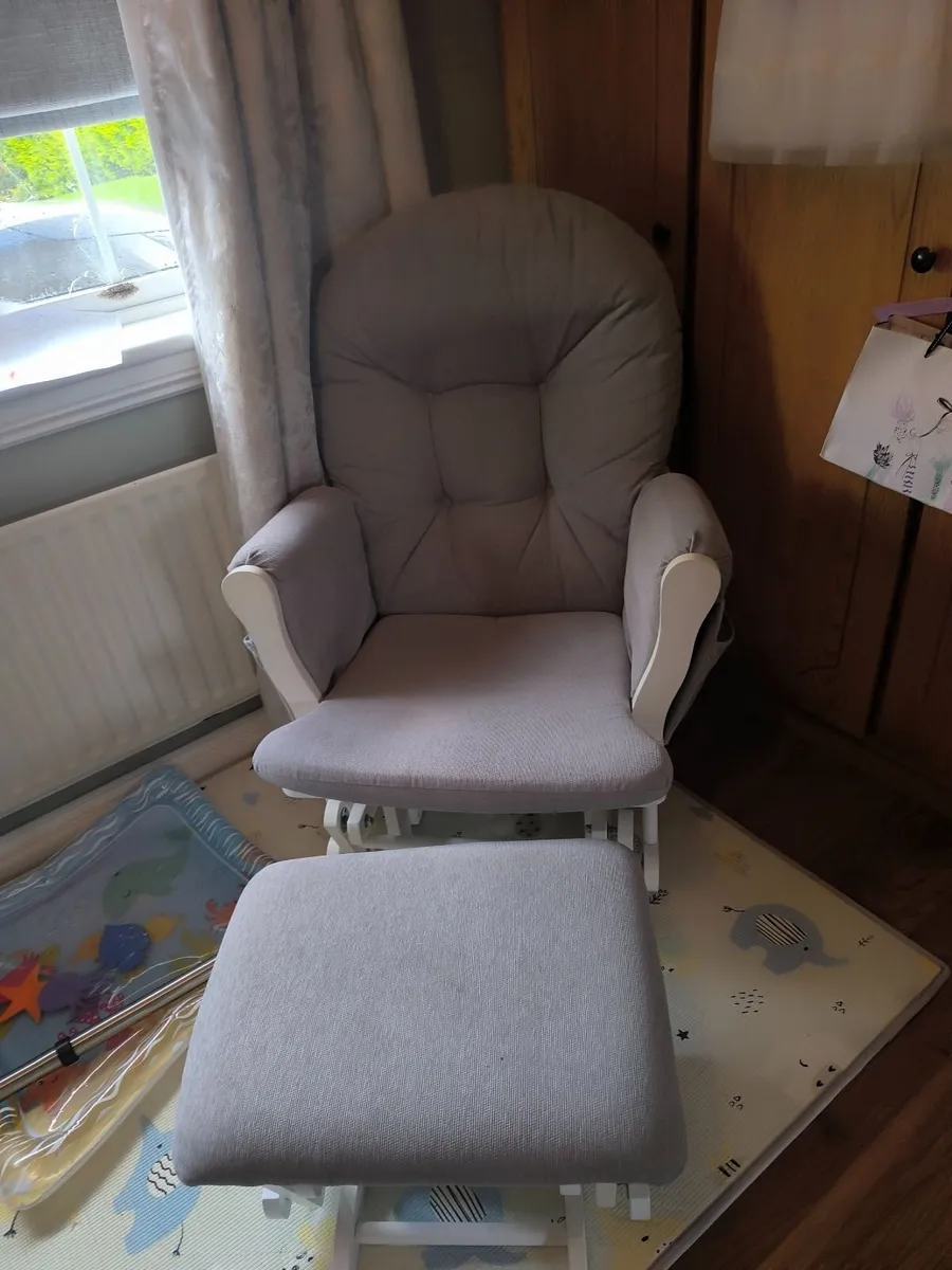 Rocking chair and footrest