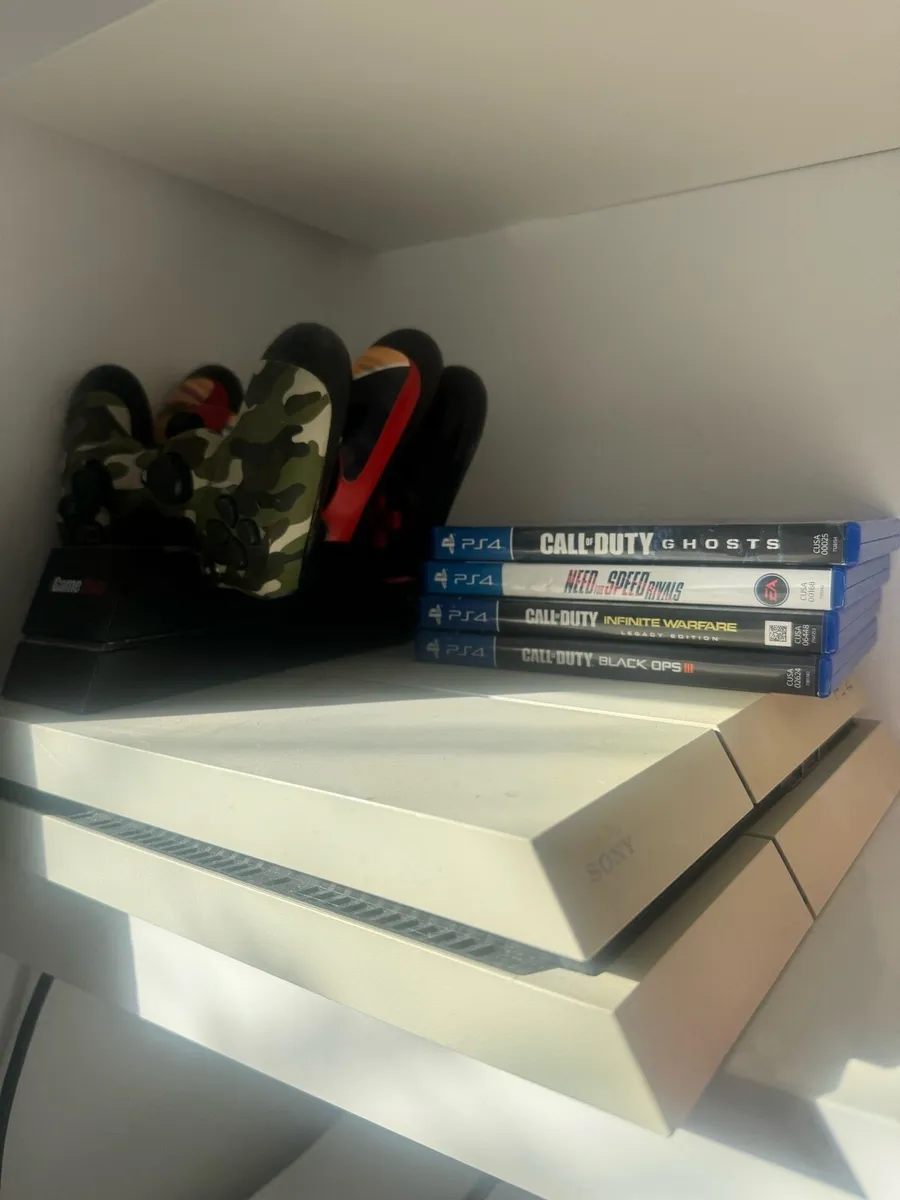 PlayStation 4 - Image 1