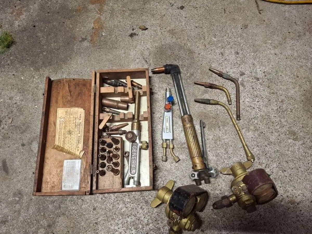 gas cutting and welding torches - Image 1
