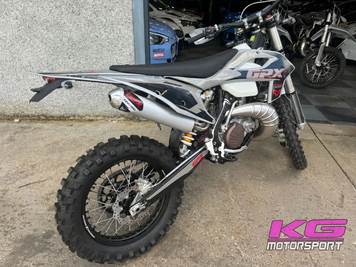 2023 GPX TSE 300RÀcc Two-Stroke Enduro NEW 0KM - Image 3