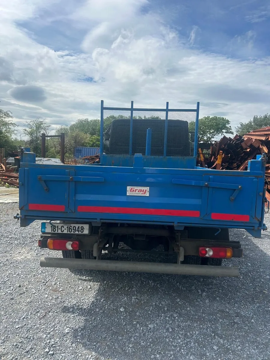 Iveco 7.5 Tonne Tipper Truck - 2018 - Manual - Image 2