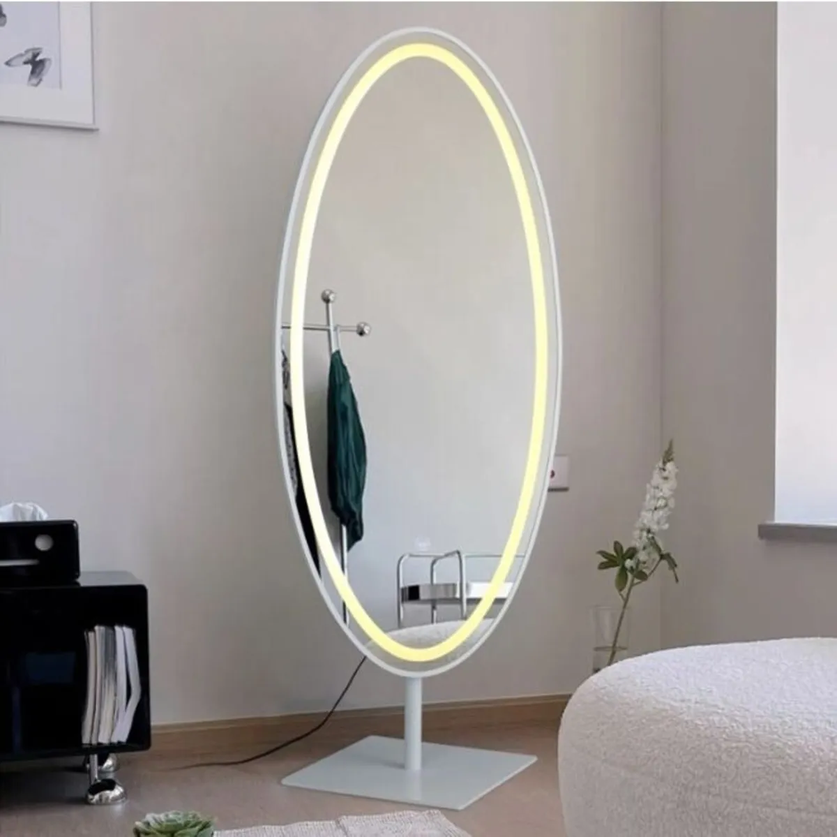 Dubai Royale LED Mirror with Bluetooth Speaker - Image 3