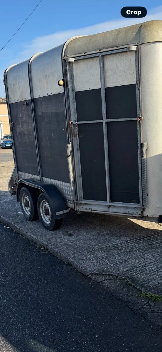 505 horse box - Image 1