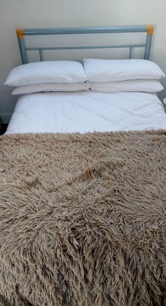 Beds - Image 1