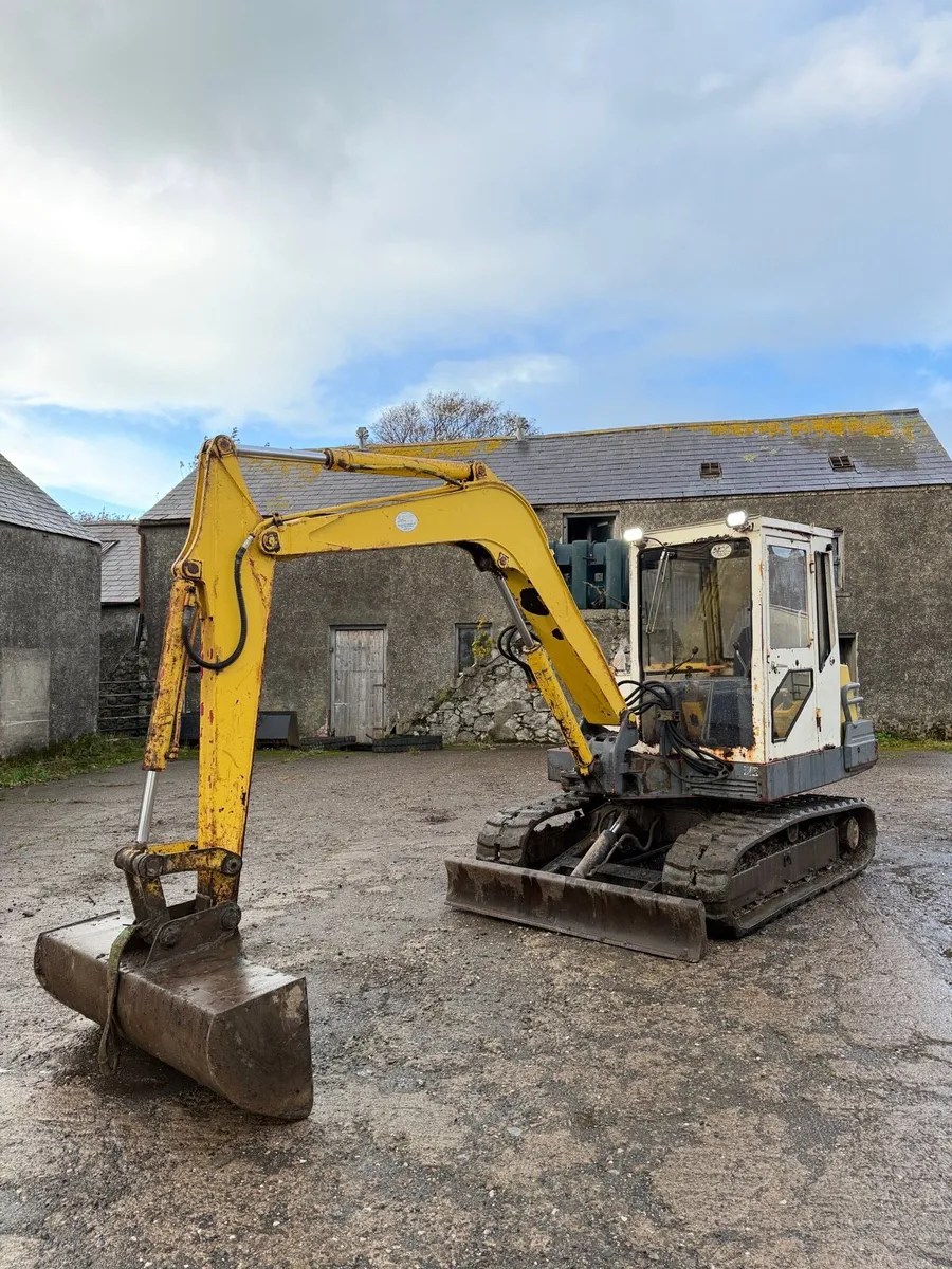 Yanmar b50 5.5 Ton Digger - Image 1