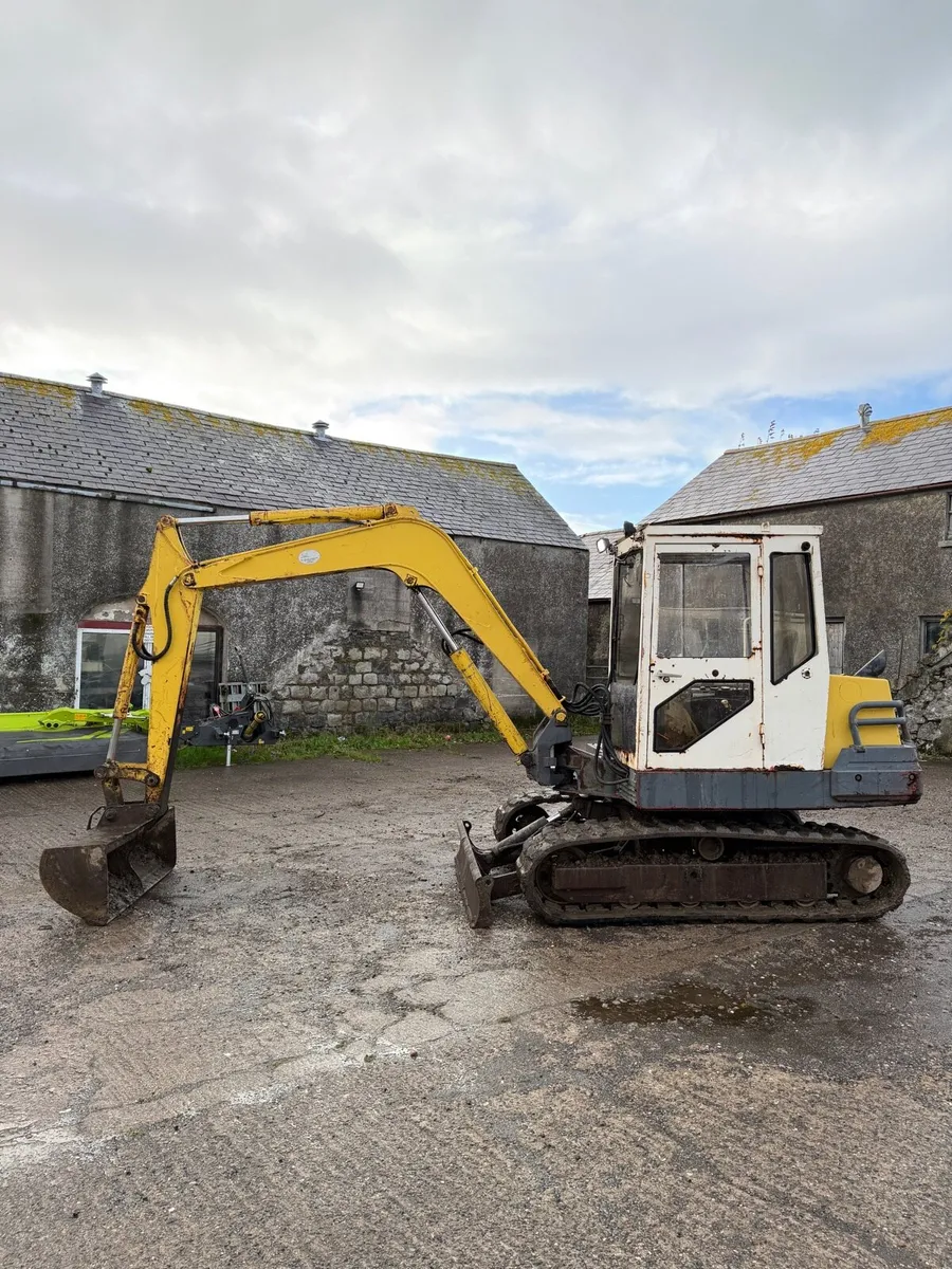 Yanmar b50 5.5 Ton Digger - Image 4
