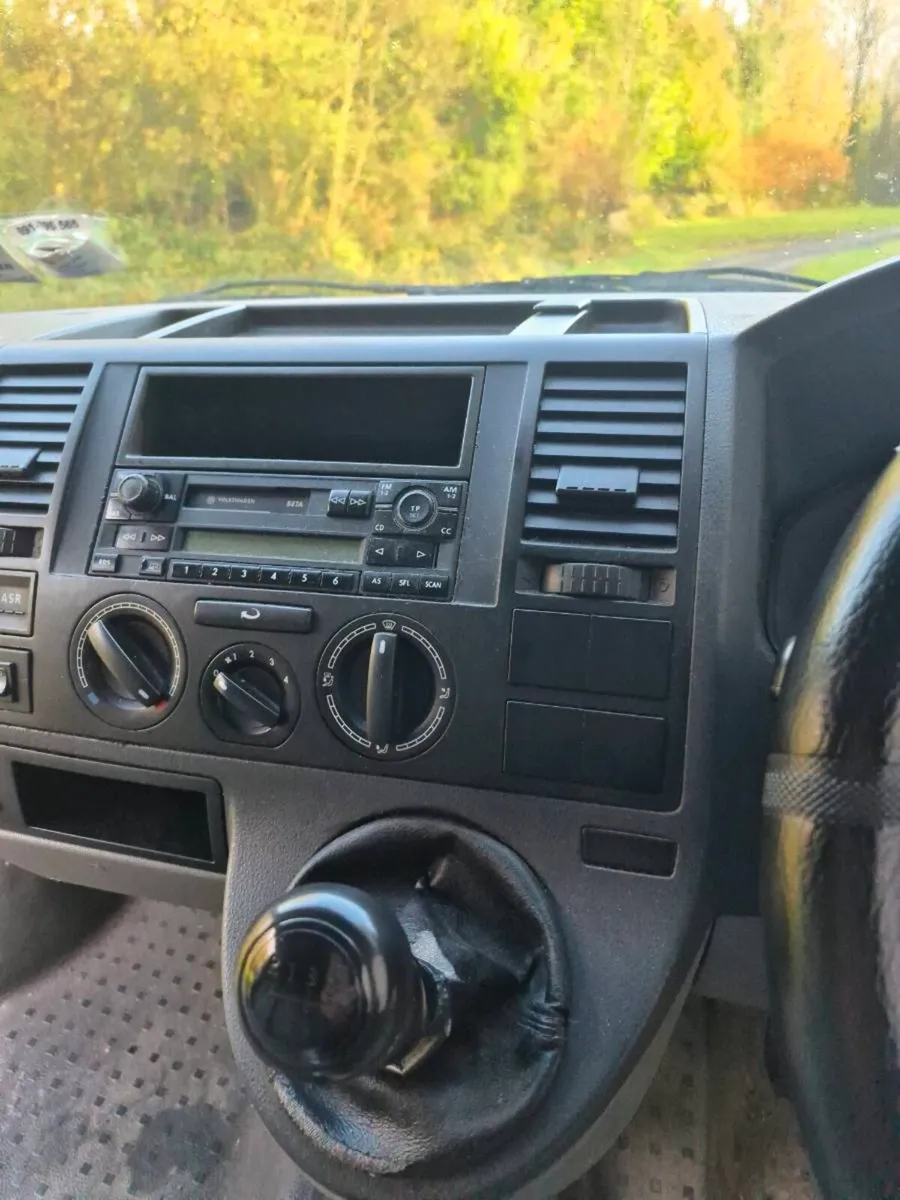 Volkswagen transporter - Image 4