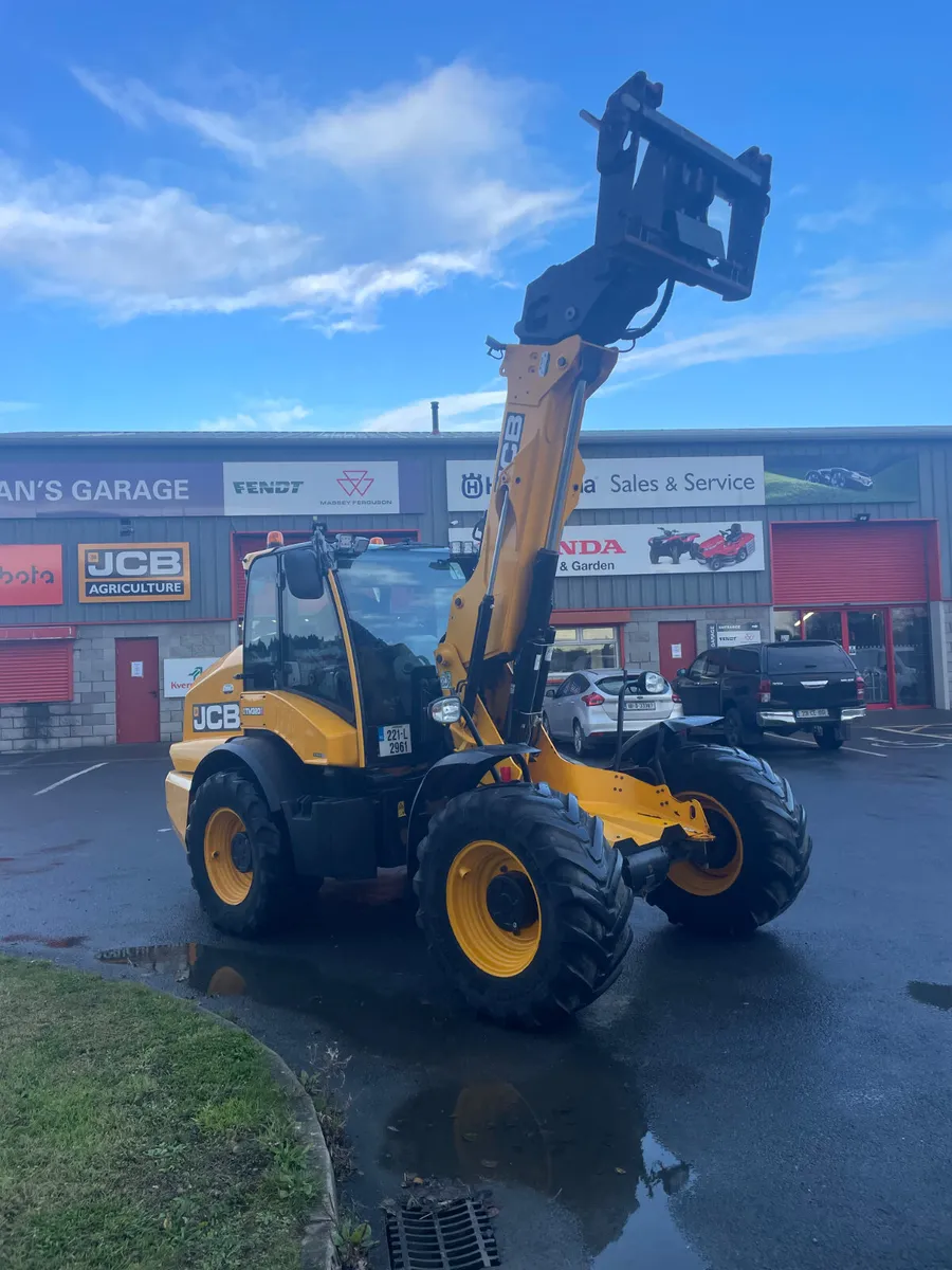 JCB 320S - Image 1
