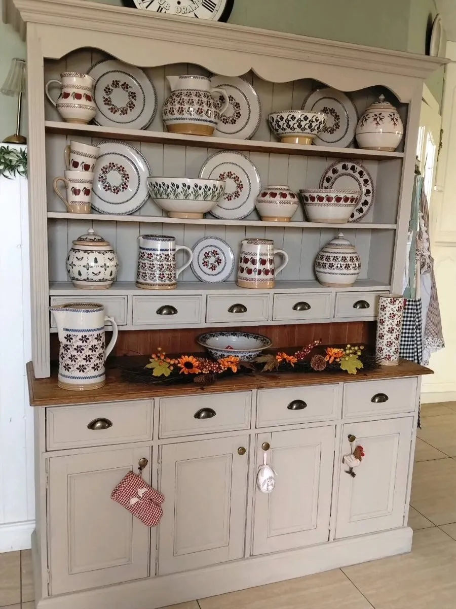 Solid kitchen dresser delivery arranged - Image 2