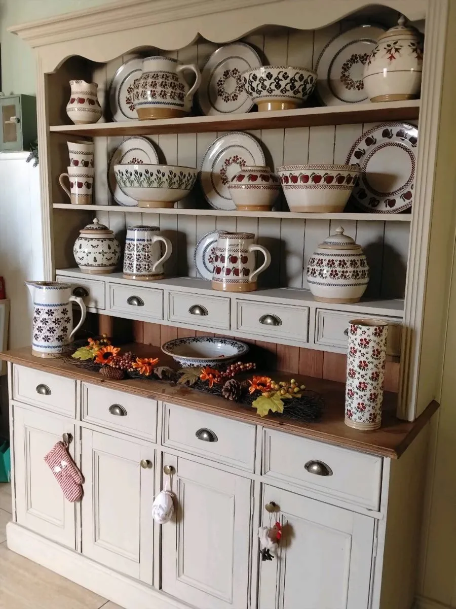 Solid kitchen dresser delivery arranged - Image 3