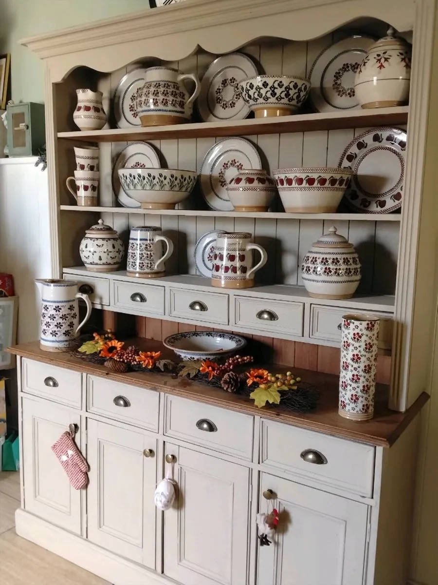 Solid kitchen dresser delivery arranged - Image 4